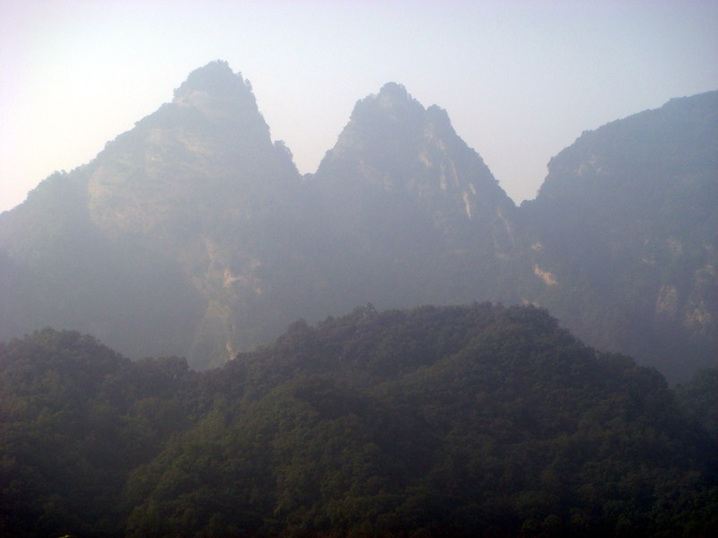 Image: /media/?path=/trips/2007-08-13 China/2007-08-21_Wudang/20070821-082220-0-Joe.jpg